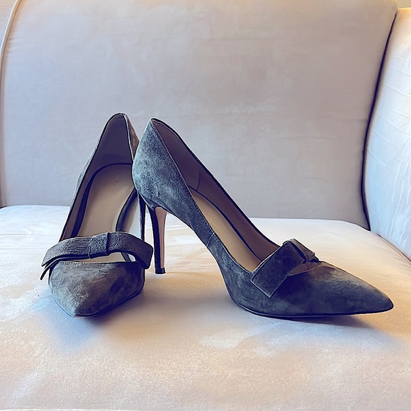 Ann Taylor    Size: 8 1/2 M  Color: Olive - Picture 1 of 6